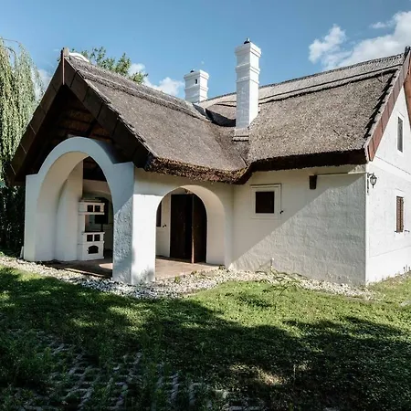 Extra Large House With Big Garden, Sauna Szigliget