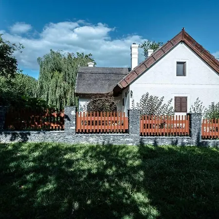 Holiday home Extra Large House With Big Garden, Sauna